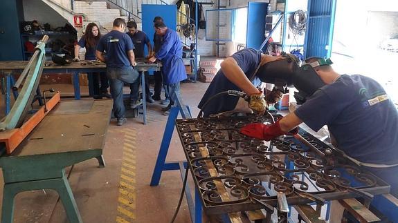 El Imfe se sube al carro de la formación dual para favorecer la inserción laboral