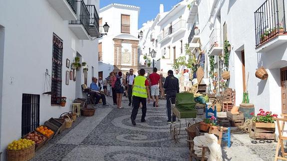 En Frigiliana se invertirán 168.000 euros para crear un punto de información del turismo de naturaleza en el parque Sierra Almijara. 