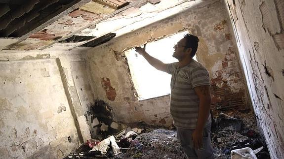 Marcos Gabarre muestra el estado en el que ha quedado su vivienda