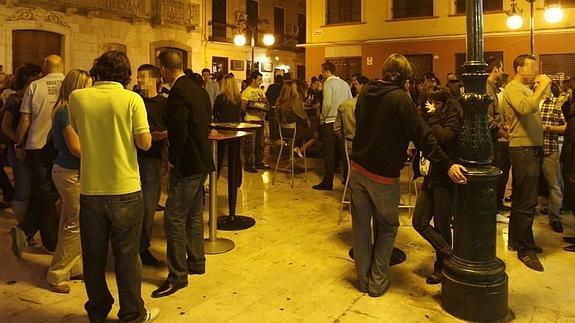 La pelea se produjo en un pub de la céntrica plaza Mitjana 