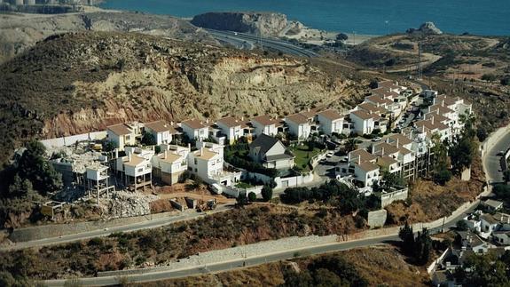 Urbanismo toma la iniciativa para solucionar Montegolf tras 15 años