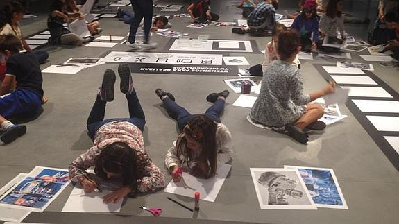 Niños participando en actividad del Pompidou.