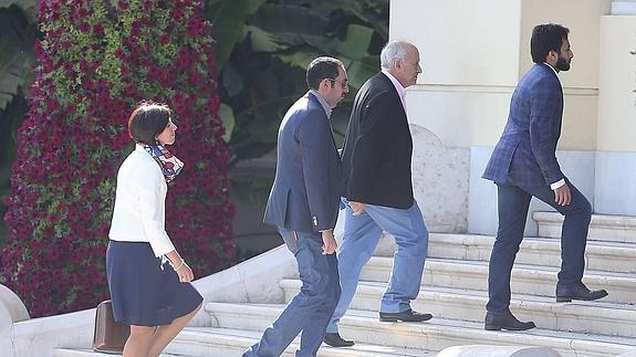 Representantes del fondo de inversión catarí, durante su visita al Ayuntamiento en mayo.