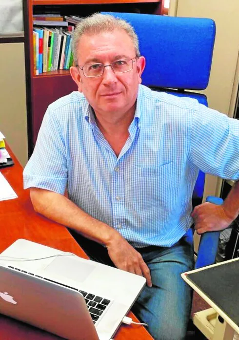 Manuel Toscano, en su despacho. 