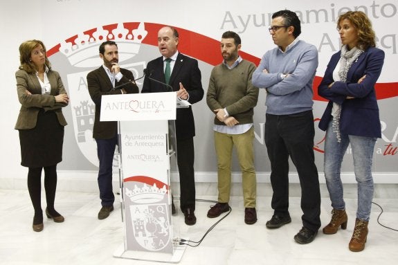 Antequera invertirá en un pabellón cubierto y en el Teatro del Torcal