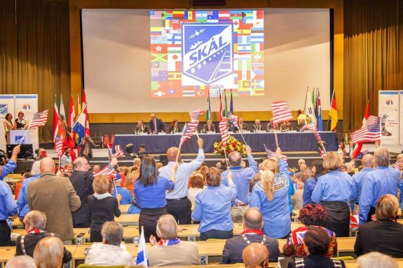 Delegados procedentes de 47 países acudieron ayer a la inauguración del congreso mundial de Skal. 
