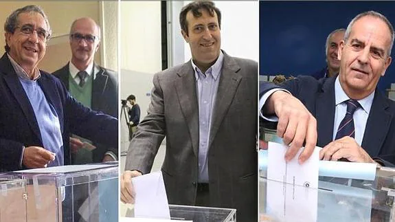 José Ángel Narváez, Ernesto Pimentel y Miguel de Aguilera, depositan su voto.