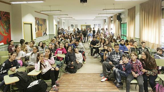 Reunión de alumnos mediadores en el IES Portada Alta, celebrada la semana pasada.