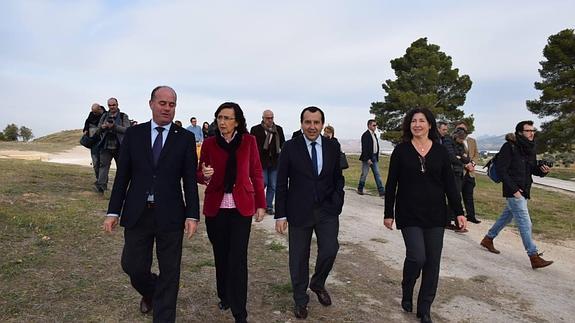 El alcalde de Antequera, la consejera de Cultura, el delegado del Gobierno y la delegada de Cultura. 