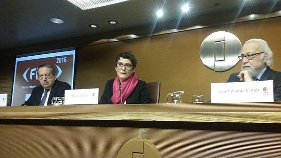 Ibáñez, en el centro, junto a Fermín Lucas y Eduardo Cortés.