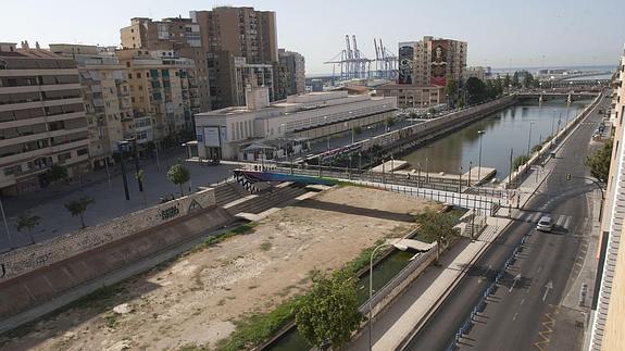 Bendodo cree que en Málaga "debería haberse antepuesto el Guadalmedina al metro"