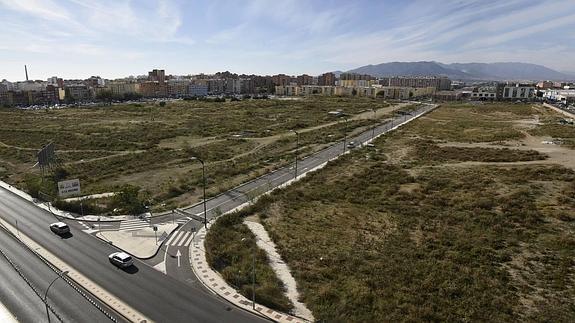 Vista de los terrenos de los antiguos depósitos de Repsol, de 177.548 metros cuadrados.