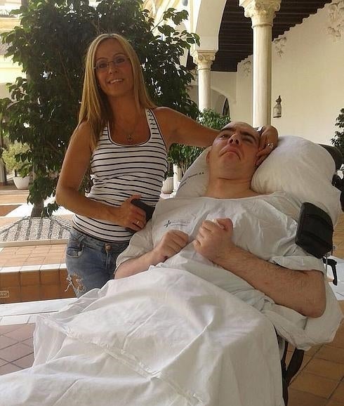 Benjamín Martín, de 35 años, casado y con dos hijos, entró en coma tras un accidente de moto en 2011. 