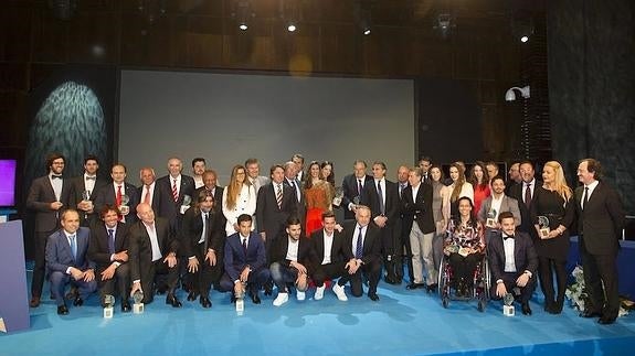 Todos los protagonistas de la gala, al término del acto celebrado en el Palacio de Ferias de la capital