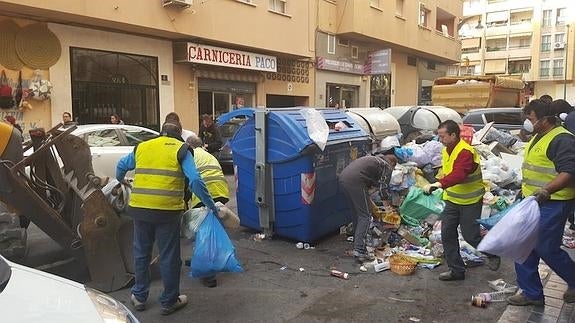 Recogida de basura en El Palo