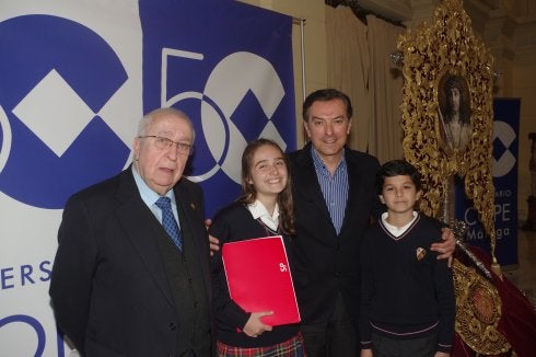 Antonio Guadamuro, Luz Luque, Adolfo Arjona y Juan
Pablo Fernández, ayer en el Ayuntamiento. :: e. nieto