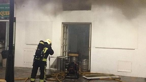 Los bomberos de Mijas han evacuado a las personas del edificio afectado