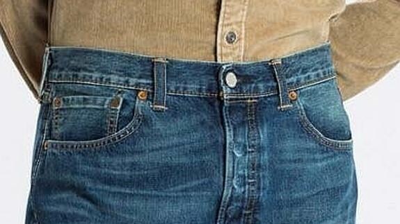 Los remaches son utilizados en los bolsillos del pantalón.