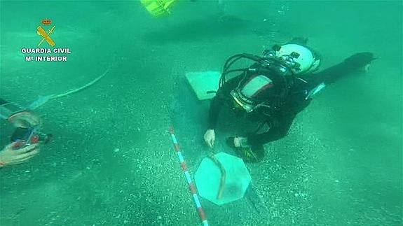 Recuperan los restos de un pecio del siglo XIX en Málaga para evitar su expolio