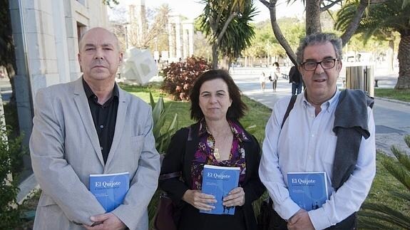 Juan Francisco Ferré, Rosario Moreno y Paco Torres presentaron ayer ‘El Quijote a través del espejo’.