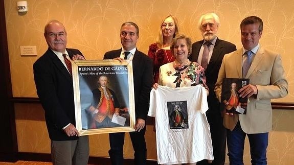 Elías Bendodo y Víctor González, con los Amigos de Gálvez en Houston.