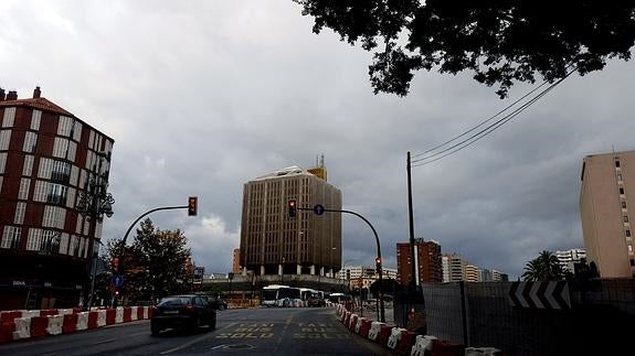 Las nubes cubren ek cielo de la capital.