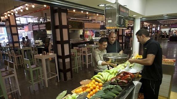 Los comerciantes piden paciencia a los clientes.