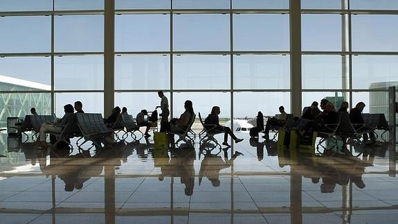 La detención se ha llevado a cano en el aeropuerto del Prat (archivo). 