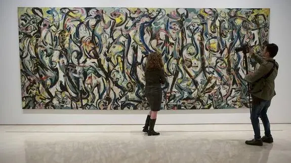 La exposición gira en torno a una obra mítica de Jackson Pollock como ‘Mural’ (1943).