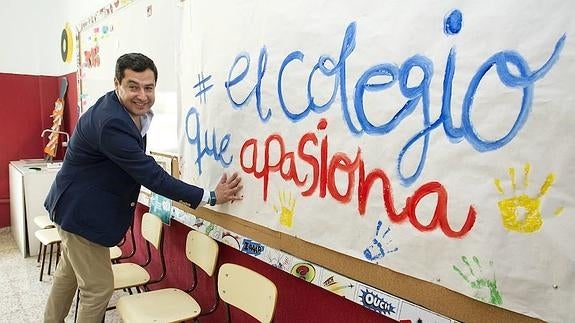 Juanma Moreno insiste en que la Junta pone «palos en las ruedas» de la comisión