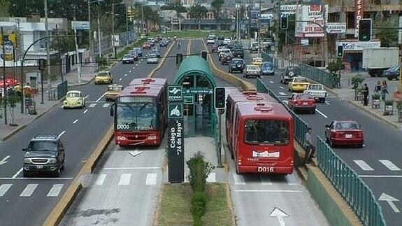 Se trata de reemplazar los trenes por autobuses de tipo BRT 