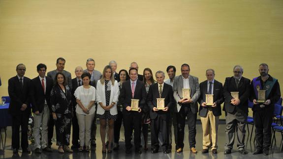 Profesores y asociaciones docentes, reconocidos por su labor educativa en la provincia