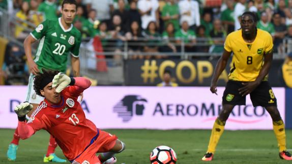 
Ochoa, en el partido contra Jamaica. 