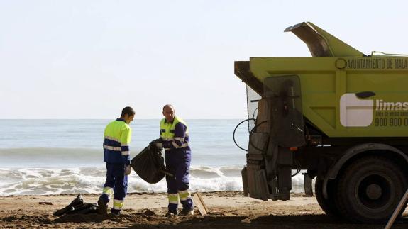 El servicio de playas se potenciará este verano en las tardes de los fines de semana.