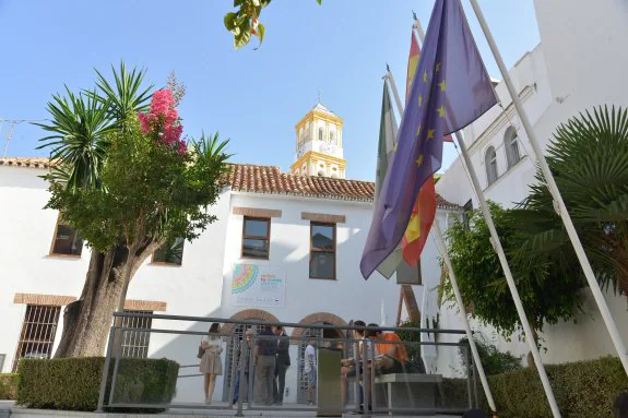 El aula de la UNED se localiza en el Hospital Real de la Misericordia, en el edificio conocido como el Hospitalillo, en pleno Casco Antiguo.