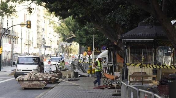 Imagen de las obras del metro en la Alameda Principal.