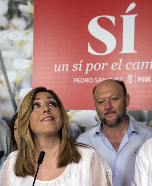 Susana Díaz, anoche tras comparecer ante los medios. :: efe