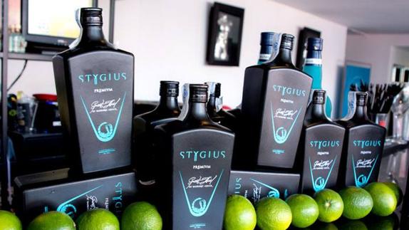 El toque del vodka con color azul