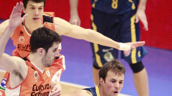 Pangos, en un partido de la pasada campaña, ante el Valencia.
