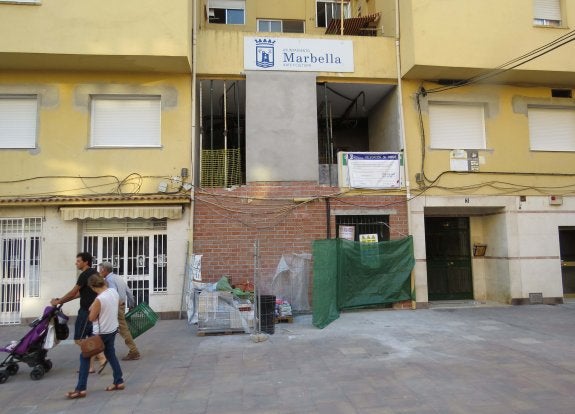 La fachada del centro Rosa Verde, en obras. 