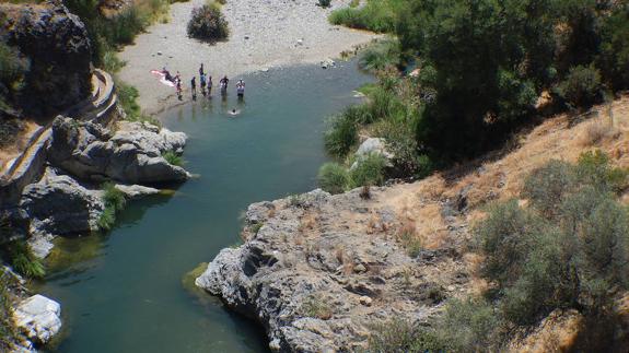 Vista del río desde el puente