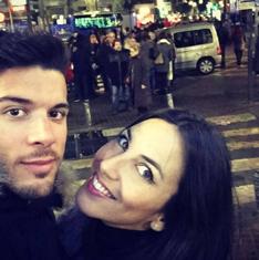 Cristian Toro y su novia, Irene Junquera, en una imagen compartida en Instagram.