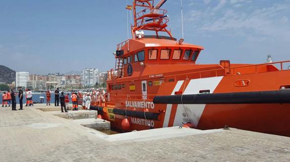 La última patera que llegó al puerto de Málaga trajo 51 inmigrantes 