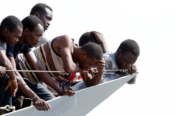La crisis migratoria se agrava con la llegada de 17.000 personas a Italia en seis días