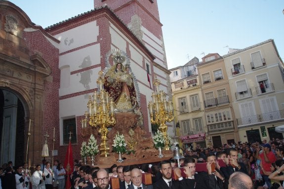 LA VIRGEN DE  LOS REMEDIOS, POR EL CASCO ANTIGUO