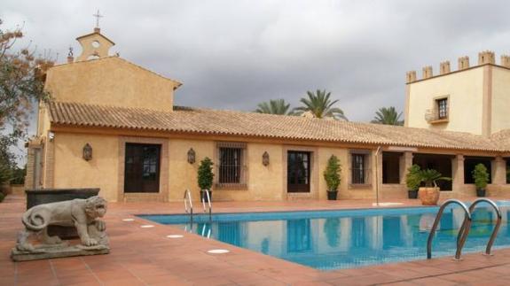 Vista del porche de la vivienda.