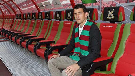 Javi Gracia, en el banquillo del Rubin Kazán durante su presentación con el club ruso. 