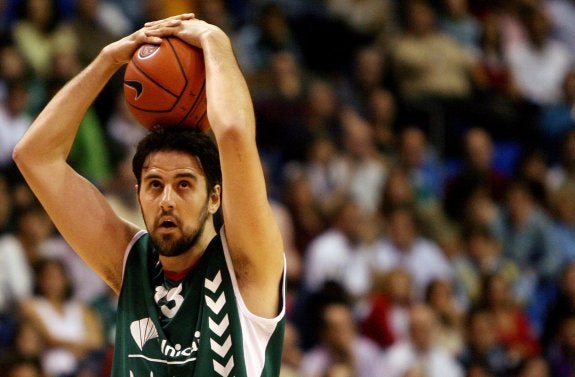 Pensativo durante una de sus cuatro etapas en el Unicaja. 