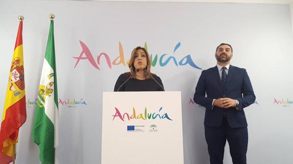 Susana Díaz, junto al consejero Fernández, habla en la WTM.