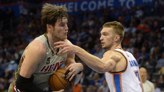 Domantas Sabonis, en un momento del partido disputado anoche. 